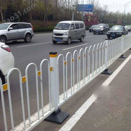 机动车道路护栏 U形管围栏隔离栏 道路安全隔离栏