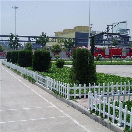 厂家生产 小区PVC塑钢围墙护栏 定制PVC庭院围墙护栏 批发草坪护栏