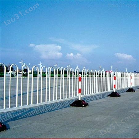 厂家生产 内蒙古道路护栏 交通护栏规格 旋转护栏厂家 量大从优