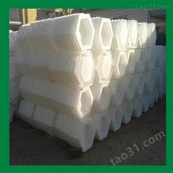 连锁护坡模具保护作用-加工水利护坡砖模具-鑫鑫六角护坡模具包装