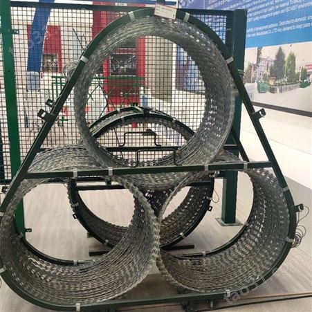 新疆厂家生产品字塔式刀片阻隔网西润销售防爆阻隔网